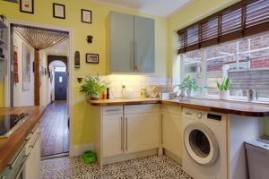 Kitchen- click for photo gallery